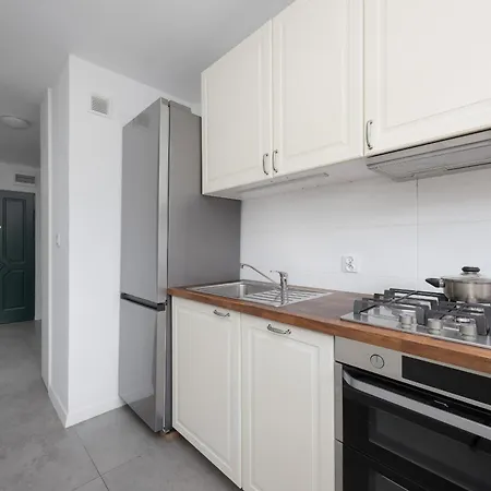 Elegancki W Warszawie Z Balkonem I Wanna By Rent Like Warsaw